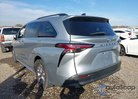 2021 Toyota Sienna Le z USA, uszkodzony, nr VIN 5TDKRKEC5MS014668